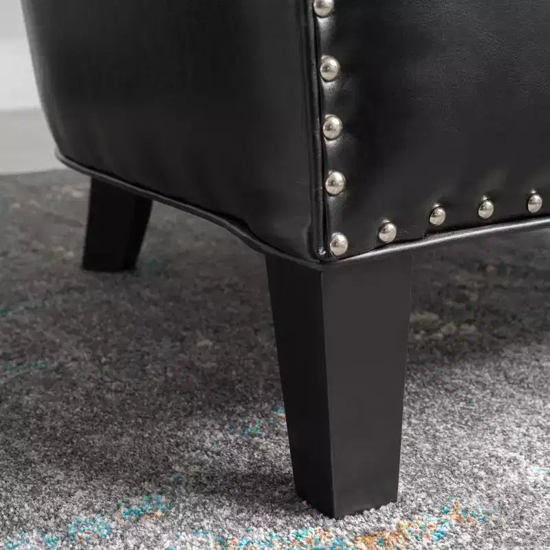 Poltrona Hawthorne Contemporary imbottita con borchie