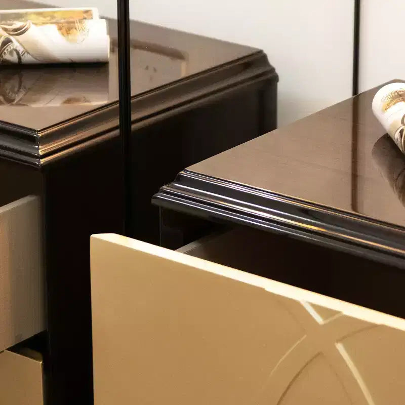 Tavolino Verona 23 con Vano Contenitore, Stile Glamour Contemporaneo, Nero Espresso e Oro Tenue in Legno di Betulla e Impiallacciatura