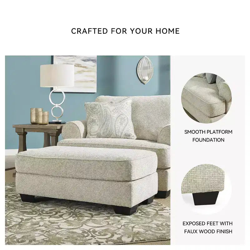 Pouf ottomano rivestito in ciniglia color sabbia per soggiorno