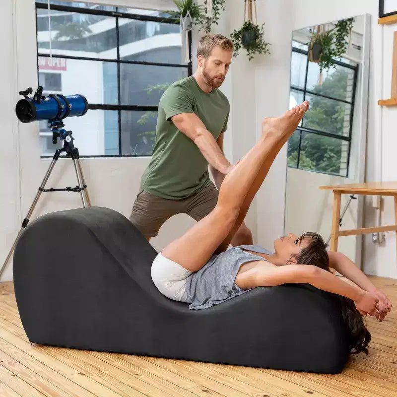 Avana Chaise Longue Elegante per Yoga - Prodotto negli USA - Ottima per Stretching, Rilassamento, Esercizi e Altro, 60P x 18L x 26A pollici, Grigio Chiaro
