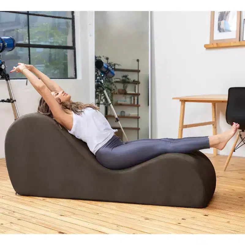 Avana Chaise Longue Elegante per Yoga - Prodotto negli USA - Ottima per Stretching, Rilassamento, Esercizi e Altro, 60P x 18L x 26A pollici, Grigio Chiaro