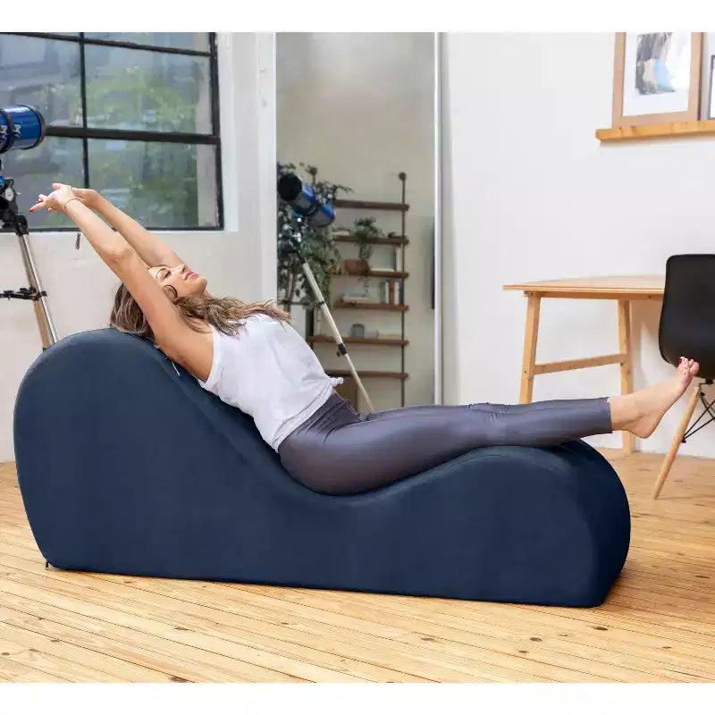 Avana Chaise Longue Elegante per Yoga - Prodotto negli USA - Ottima per Stretching, Rilassamento, Esercizi e Altro, 60P x 18L x 26A pollici, Grigio Chiaro
