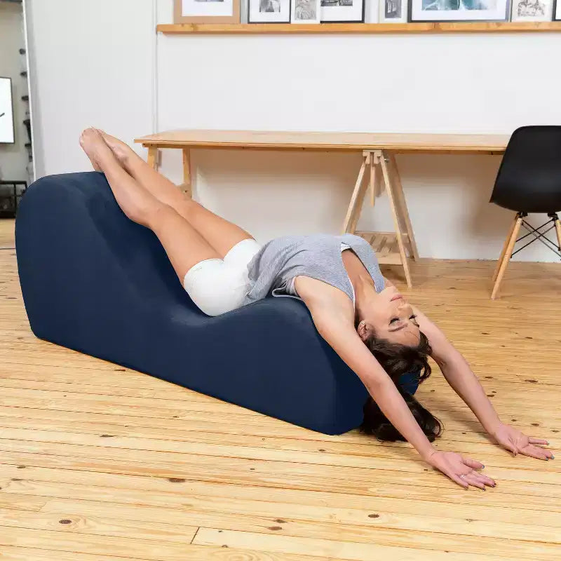 Avana Chaise Longue Elegante per Yoga - Prodotto negli USA - Ottima per Stretching, Rilassamento, Esercizi e Altro, 60P x 18L x 26A pollici, Grigio Chiaro