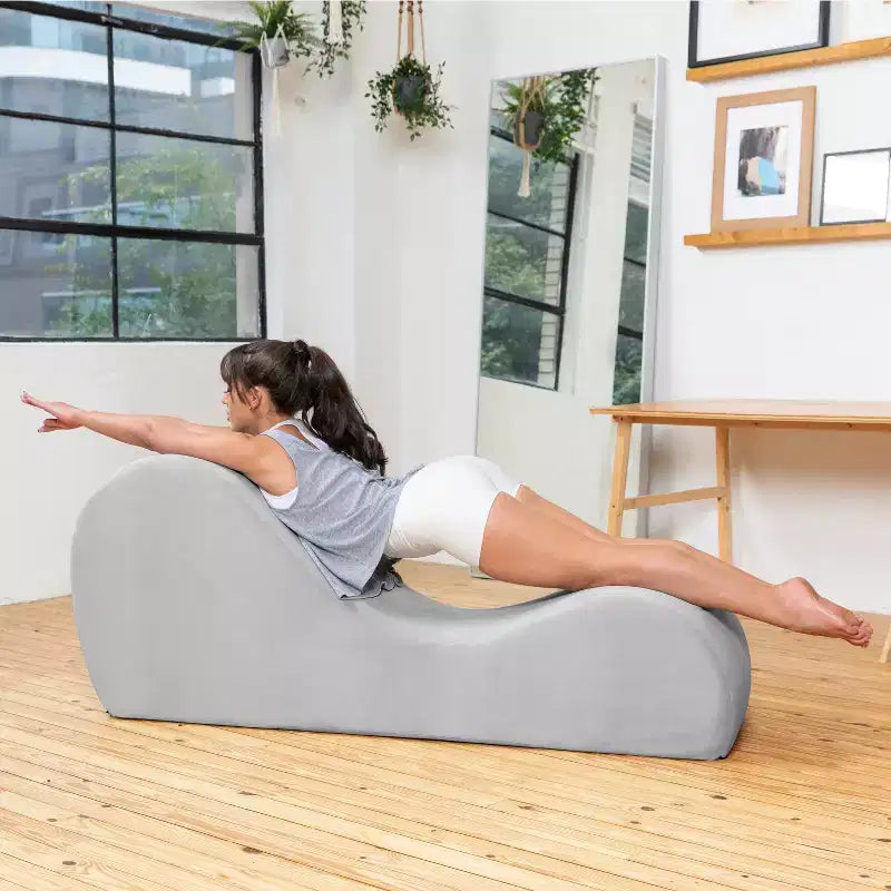 Avana Chaise Longue Elegante per Yoga - Prodotto negli USA - Ottima per Stretching, Rilassamento, Esercizi e Altro, 60P x 18L x 26A pollici, Grigio Chiaro