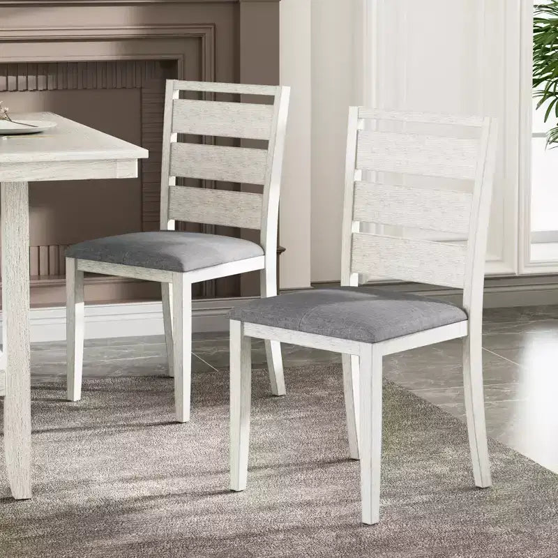 Set da pranzo rustico VECELO da 5 pezzi, tavolo quadrato in legno di gomma con ripiano e 4 sedie da pranzo imbottite senza braccioli per cucina, grigio