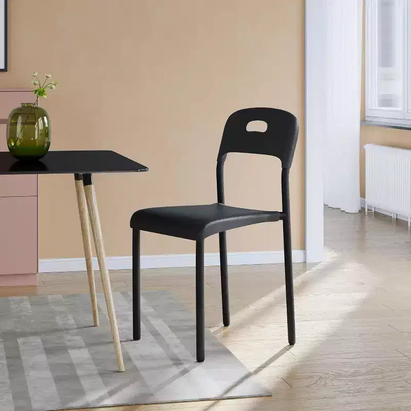 Sedie da Pranzo Set da 1, Sedie da Cucina Moderne Impilabili, Sedia da Pranzo in Plastica con Gambe in Metallo, Impermeabile e Resistente alle Macchie, Nere