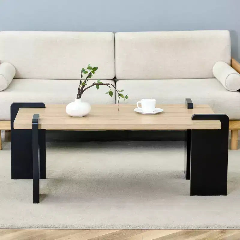 Tavolino da caffè in MDF color legno naturale, adatto a soggiorni e aree relax moderne e minimaliste