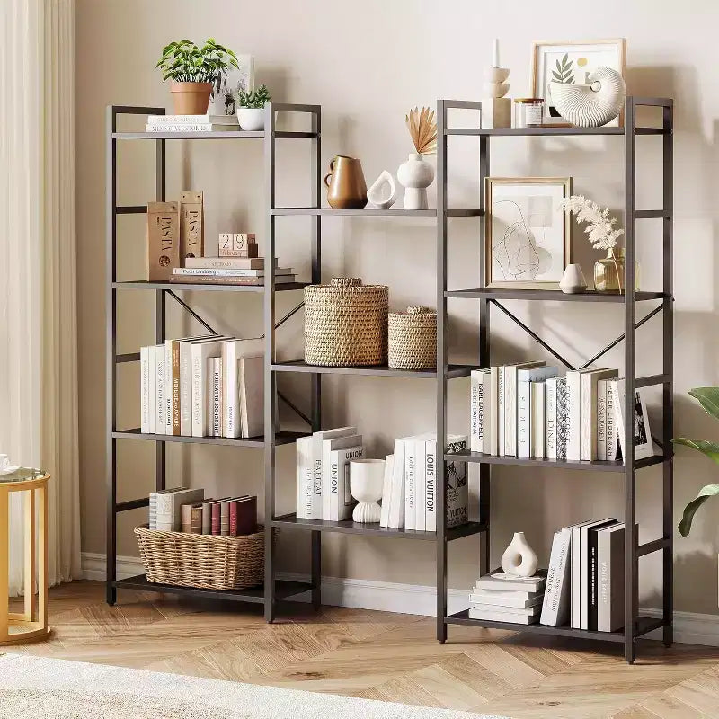 Libreria industriale a tre colonne con 11 ripiani regolabili, capacità di 45 kg/ripiano, telaio in acciaio e truciolato (Nero/Marrone)
