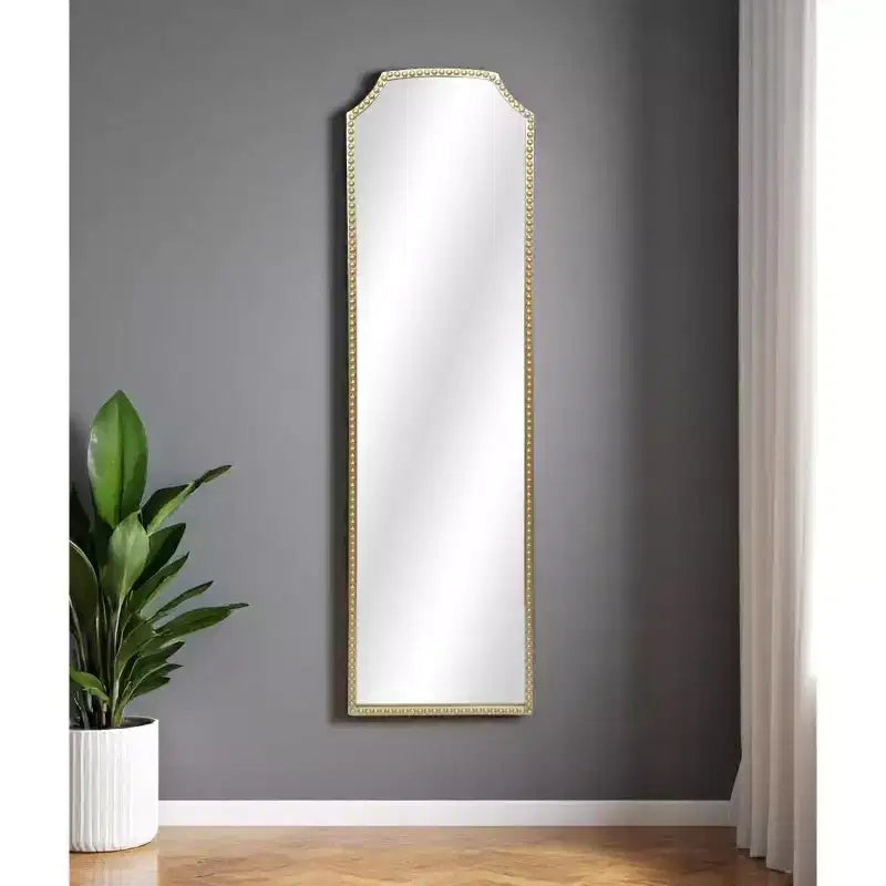 HomeRoots Grand miroir mural avec cadre arqué en métal doré perlé de 64 po