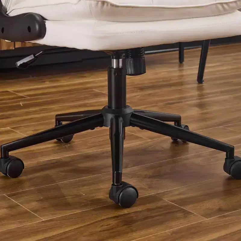 Fauteuil de bureau pivotant noir en cuir imitation chat avec points de tirage, dossier dissimulable et clous
