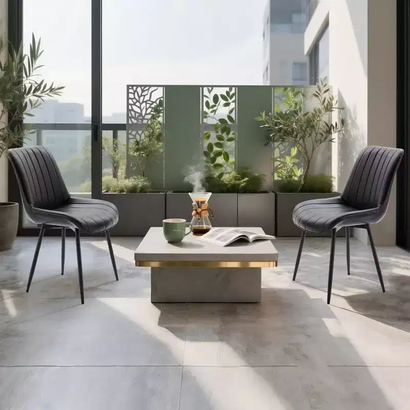 Lot de 2 chaises de salle à manger en similicuir noir pour cuisine et salle à manger, chaises confortables de style moderne du milieu du siècle avec pieds en métal, chaises d'appoint rembourrées
