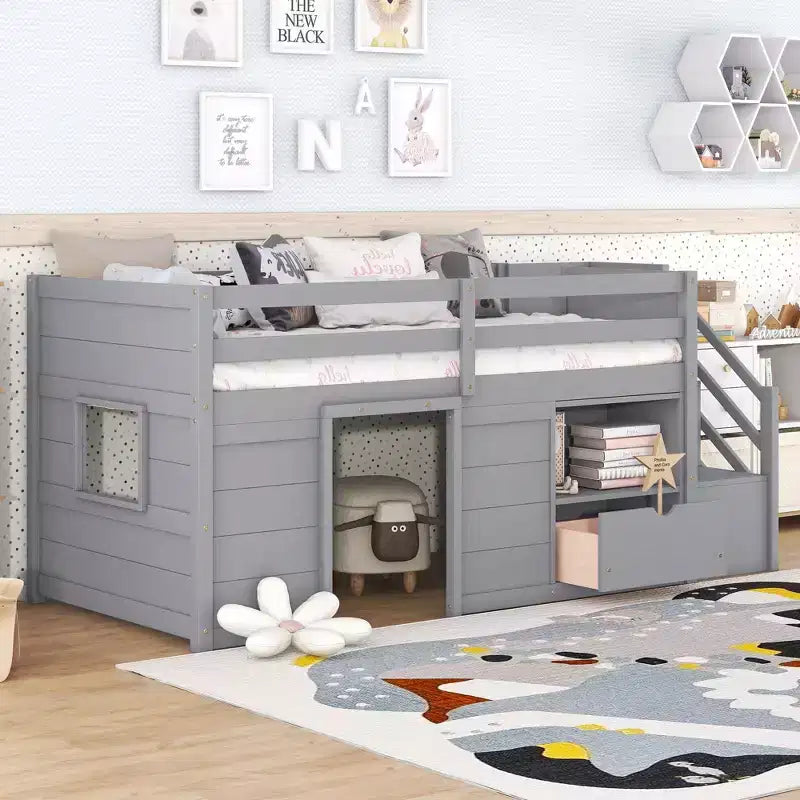 Letto a soppalco singolo Okak in legno massiccio con scale e vani portaoggetti, letti a castello a basso profilo singoli con cassetti e ripiani, letti a soppalco multifunzionali per bambini e ragazzi