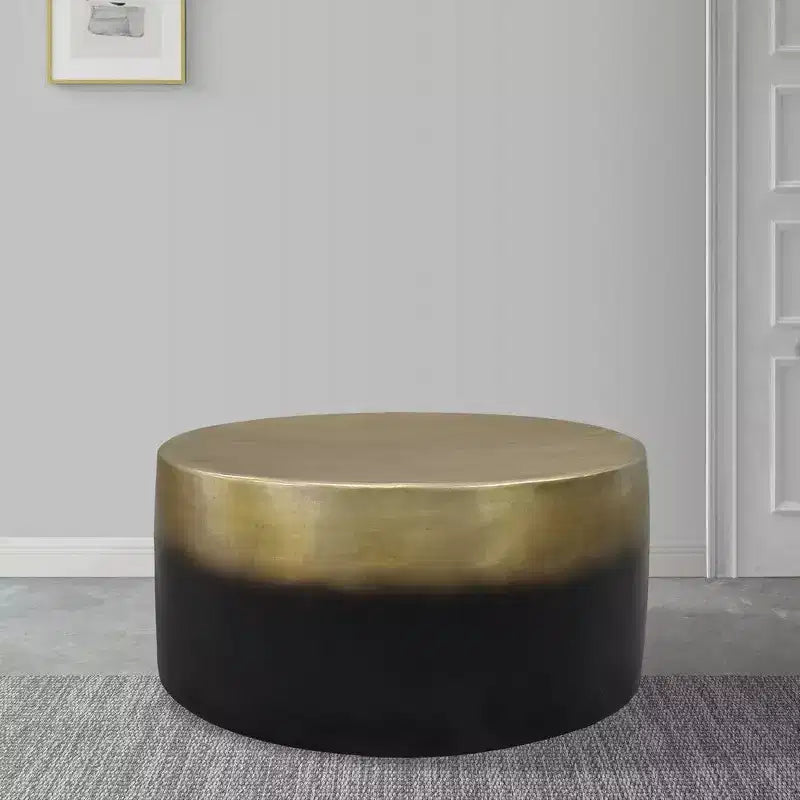 Table basse ronde Royal Hampton, forme tambour, laiton antique ombré, 34,5 pouces -
