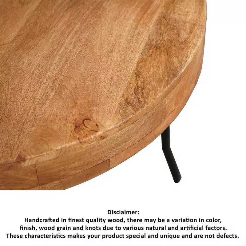 Tavolino Royal Hampton in legno di mango lavorato a mano, piano rotondo, gambe angolate in metallo nero, 81 cm -