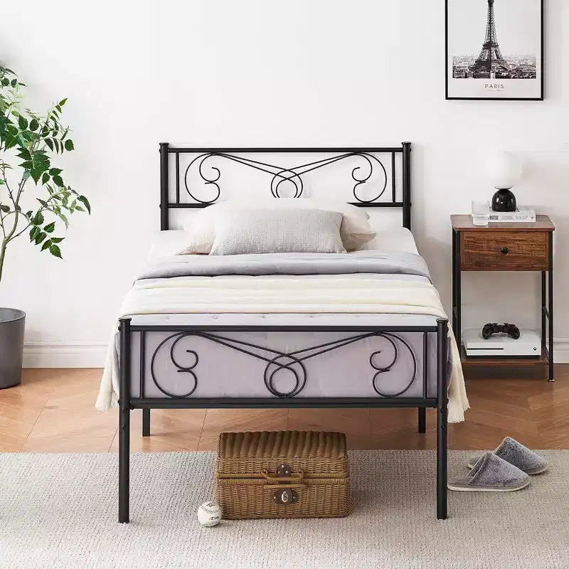 Telaio del letto a piattaforma con testiera e pediera, base per materasso senza bisogno di rete, antirumore, montaggio semplice