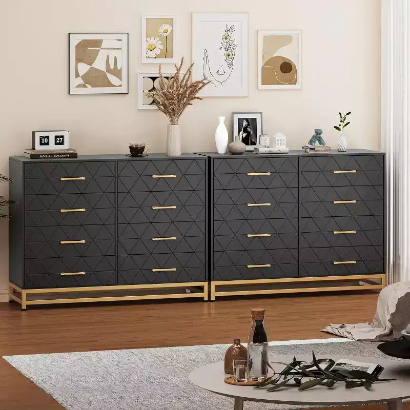 Cassettiera Nera in MDF+PB+Ferro, 8 Cassetti Grandi, Pannello con Motivo Triangolare, Antipolvere e Resistente all'Usura, Adatta a Diversi Scenari