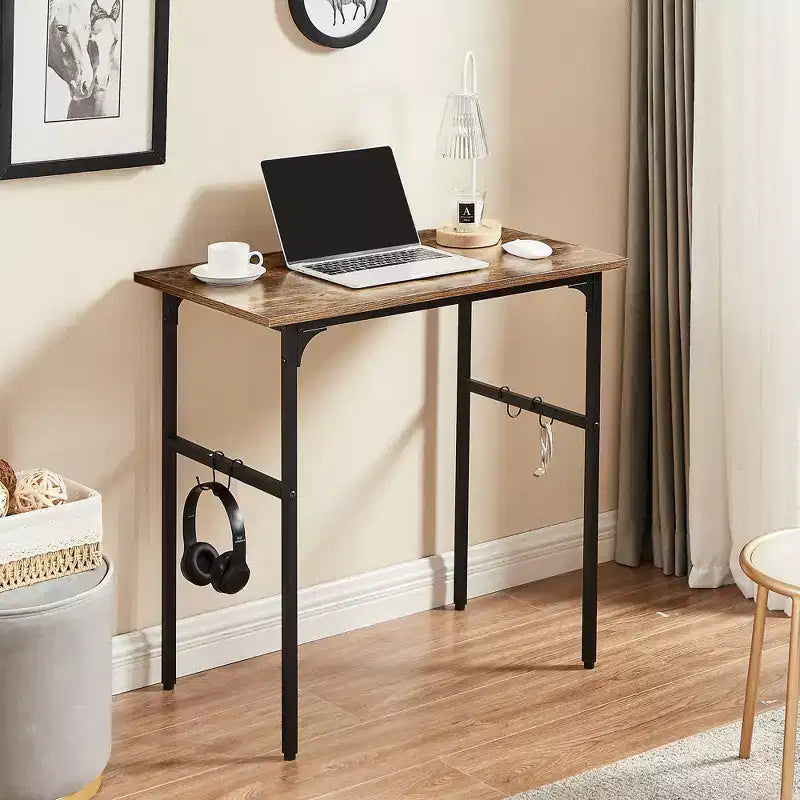 VECELO Petit bureau informatique 81/109 cm, bureau d'écriture avec crochets, bureau de travail avec pieds réglables pour petits espaces, marron