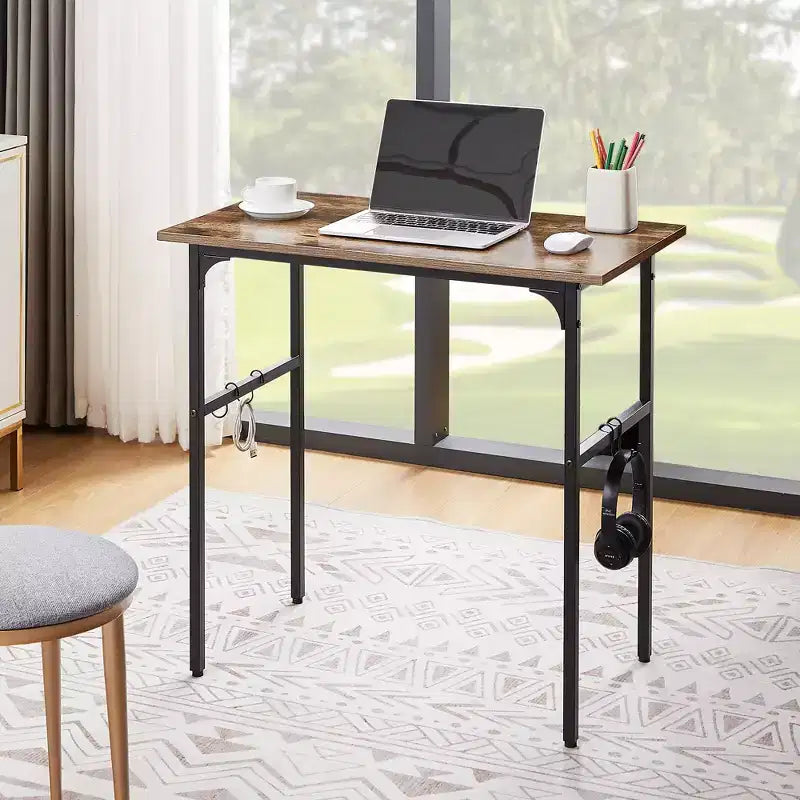 VECELO Petit bureau informatique 81/109 cm, bureau d'écriture avec crochets, bureau de travail avec pieds réglables pour petits espaces, marron