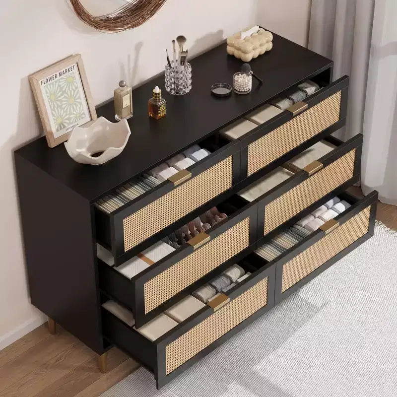 Cassettiera in rattan naturale a 6 cassetti con gambe e maniglie dorate, mobile contenitore ampio per camera da letto o soggiorno, design antiribaltamento e superficie superiore grande
