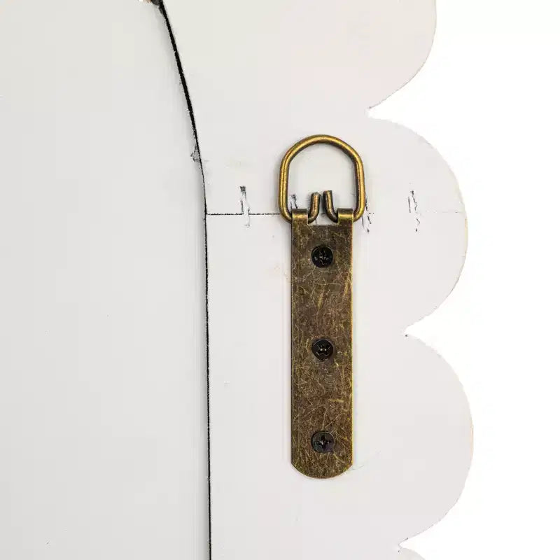 Miroir mural en bois avec motif festonné arqué, blanc