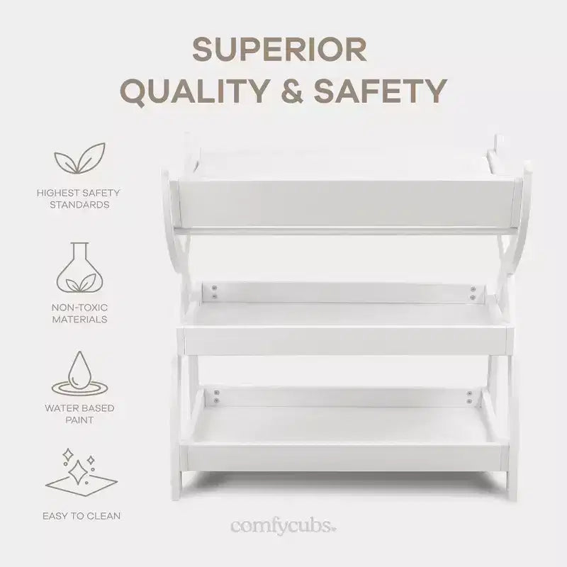 Fasciatoio Comfy Cubs – Robusta struttura in legno, look intramontabile con due ripiani aperti per gli accessori essenziali del neonato