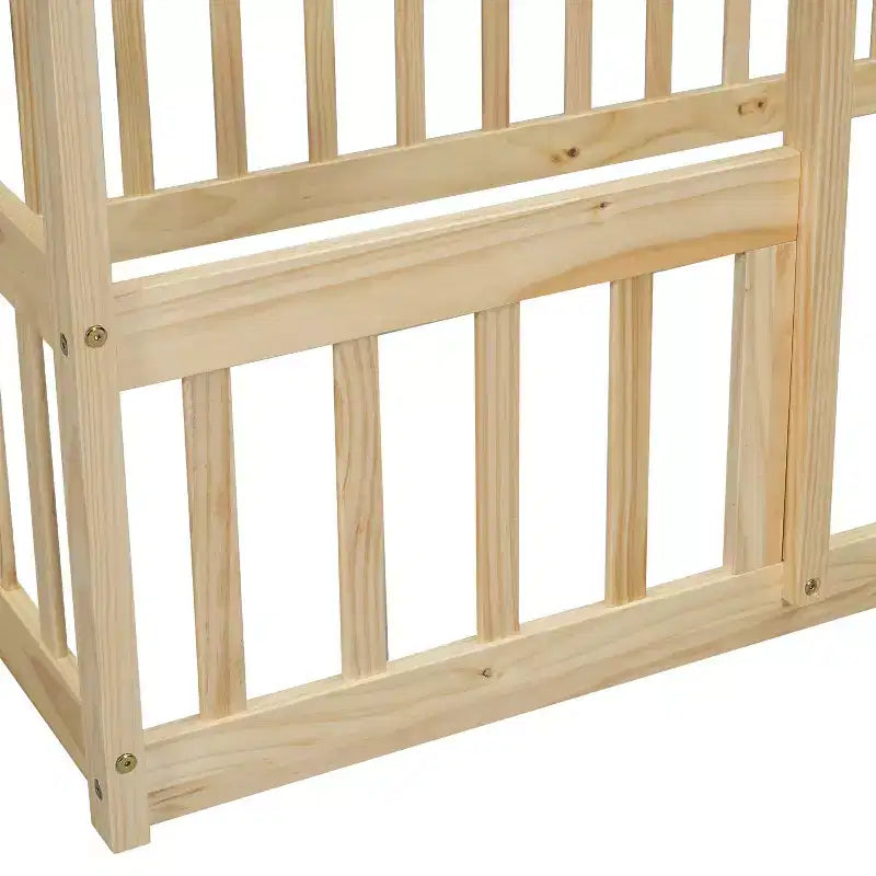 MAYEERTY Letto a pavimento singolo a forma di casetta in legno con recinzione e sponde, Beige