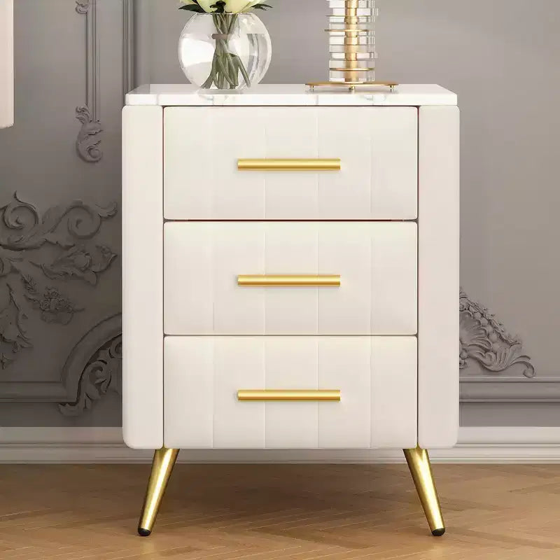 Comodino in Legno Elegante Whisen, Tavolino da Comodino Imbottito con 3 Cassetti e Gambe in Metallo, Maniglie e Piano di Lavoro con Adesivi Effetto Marmo