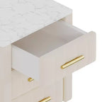 Comodino in Legno Elegante Whisen, Tavolino da Comodino Imbottito con 3 Cassetti e Gambe in Metallo, Maniglie e Piano di Lavoro con Adesivi Effetto Marmo