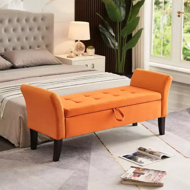Banc de rangement en velours Okak 51,5 avec accoudoirs et pieds en bois, bout de lit avec assise rembourrée, pouf de rangement pour la maison
