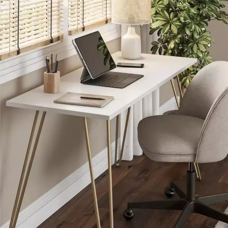Scrivania TUYOHW, tavolo da studio moderno con piano in legno ingegnerizzato resistente, gambe a forcina in metallo, workstation compatta per piccoli spazi