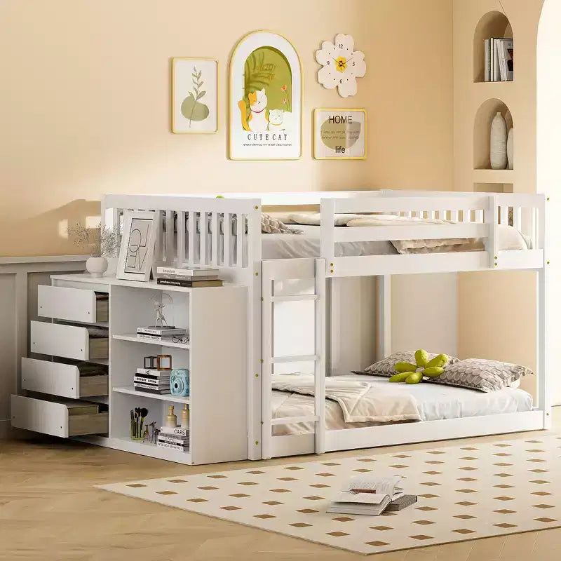 JVNOXK letto a castello bianco da 92 pollici con materassi full-size su entrambi i livelli, dotato di 4 cassetti e 3 ripiani, struttura in legno massello di pino con MDF