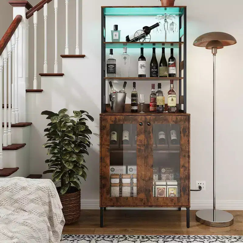 66.9 Mobiletto da cucina con presa di corrente, Armadietto dispensa con luci a LED, Carrello bar con anta in vetro per sala da pranzo, soggiorno