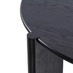 Tavolo da pranzo rustico in legno massello con piano rotondo effetto legno e base a croce per sale da pranzo moderne e riunioni di famiglia