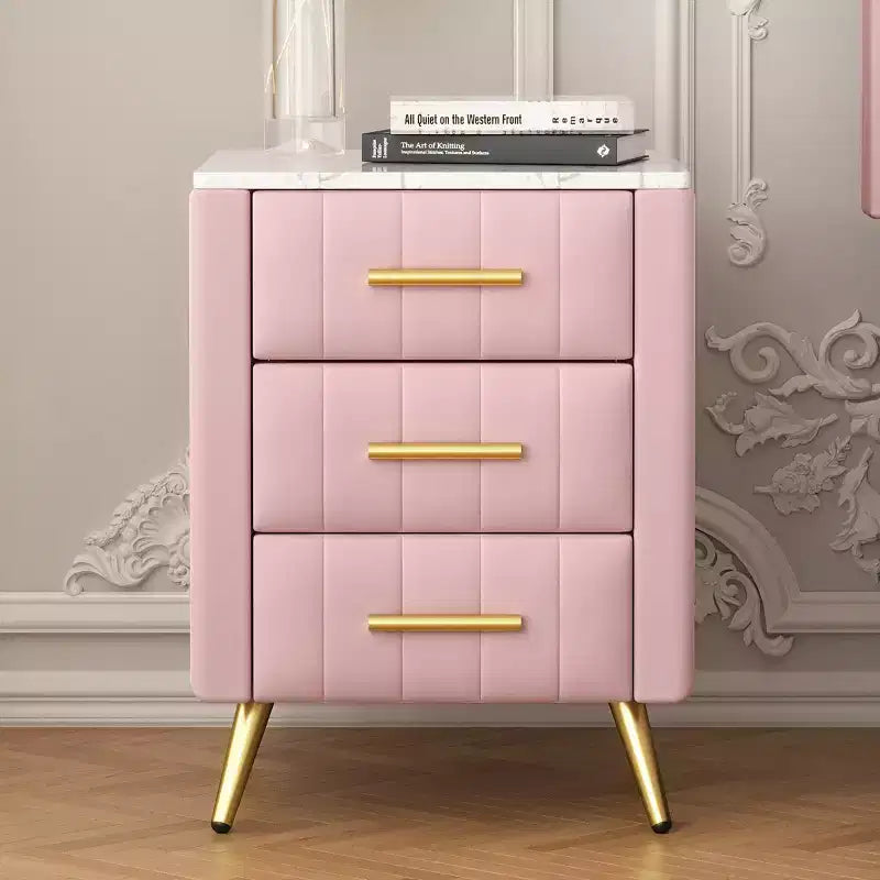 Comodini moderni imbottiti con cassetto, piano in finto marmo e gambe in metallo dorato, eleganti tavolini da notte per camera da letto o divano