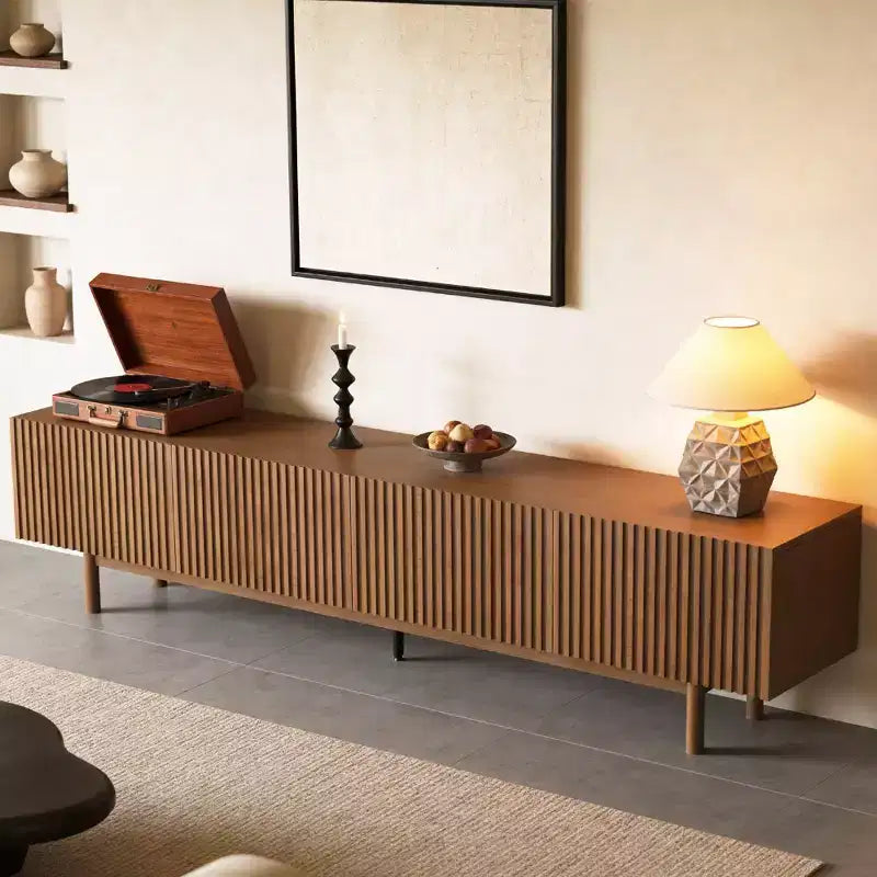 Mobile TV in Legno Extra Lungo da 86,6 Pollici per TV da 90 Pollici, Credenza Multimediale con Ante a Lamelle e Ripiani Rimovibili, Noce