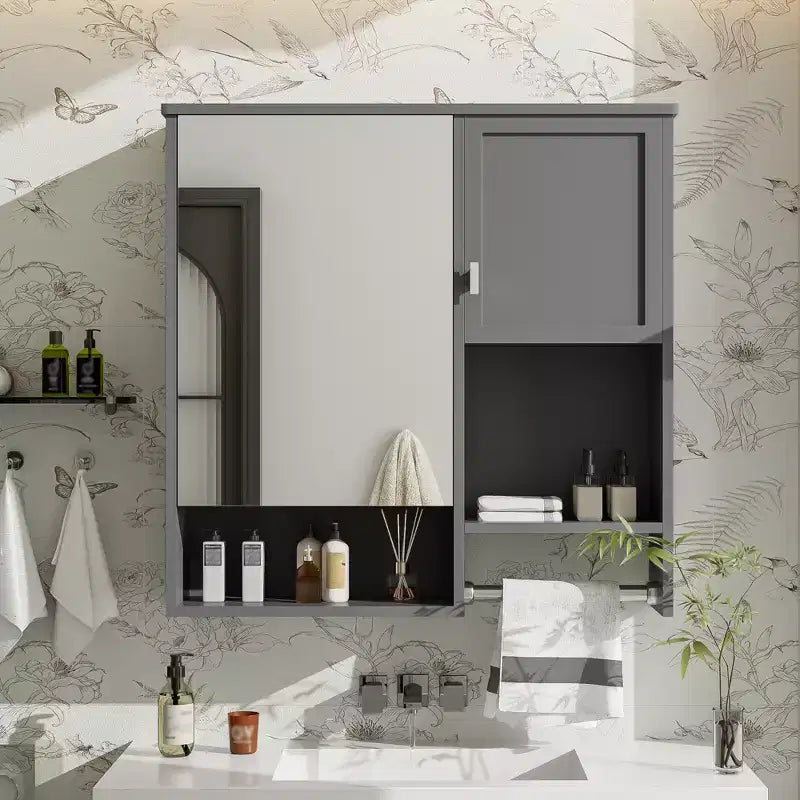 Mobiletto da bagno con specchio da parete moderno Mazie 29'', mensole e portasciugamani