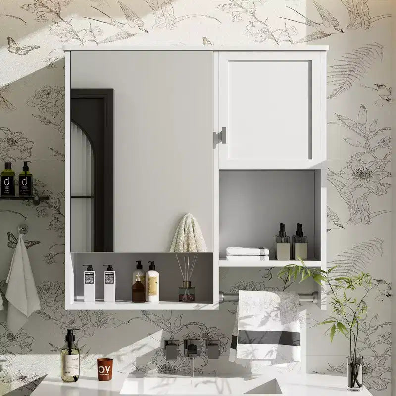 Mobiletto da bagno con specchio da parete moderno Mazie 29'', mensole e portasciugamani