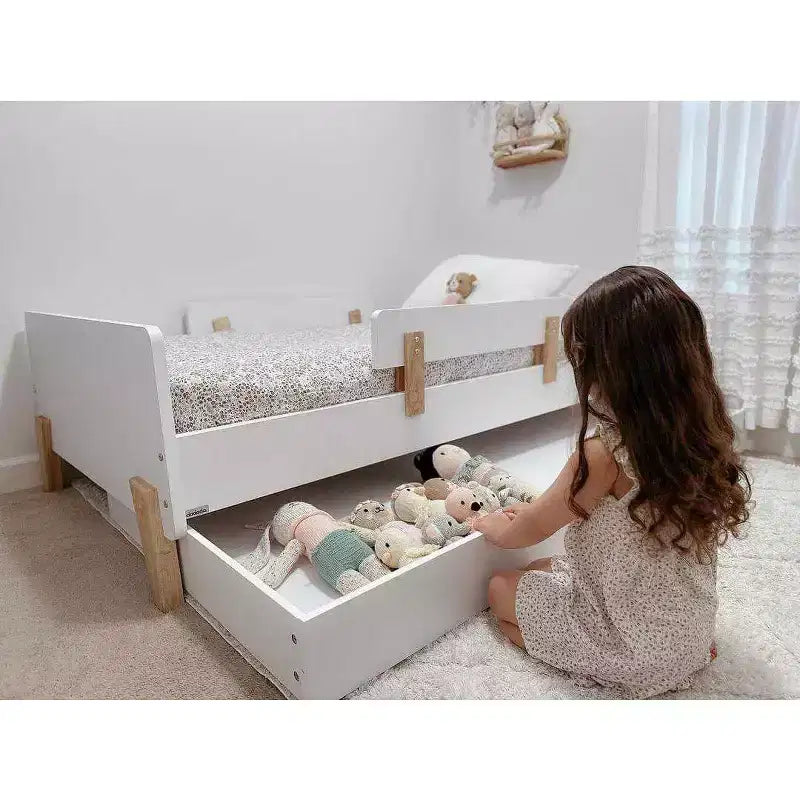 Divertente lettino singolo con spondine di sicurezza per bambini