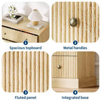 Comò alto a 5 cassetti scanalato, Cassettiera verticale in legno con maniglie in metallo, Armadietto salvaspazio per camera da letto, appartamento, camera degli ospiti
