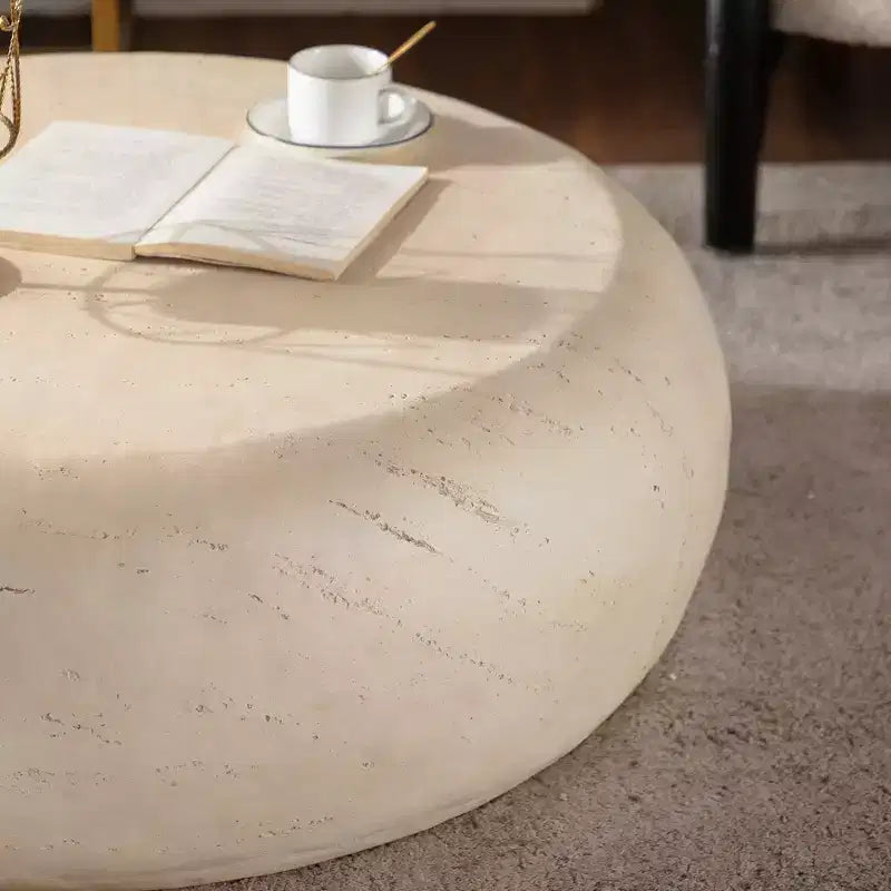 Table basse ronde en MgO au design imitation pierre pour salons de style Mid-Century