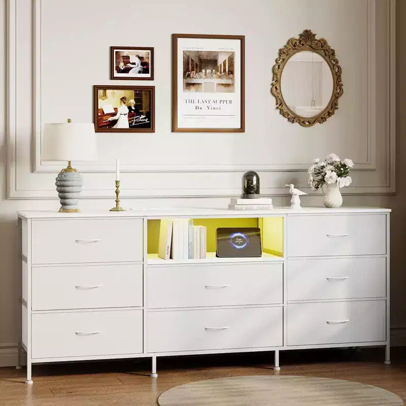 Meuble TV de 63 po avec 8 tiroirs en tissu, cadre en acier pour téléviseurs jusqu'à 75 po, commode de rangement pour le salon ou la chambre à coucher
