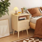 Comodino FurnitureR in MDF effetto legno naturale con anta in canna, comodino con ripiano aperto e armadietto, gambe affusolate per la camera da letto