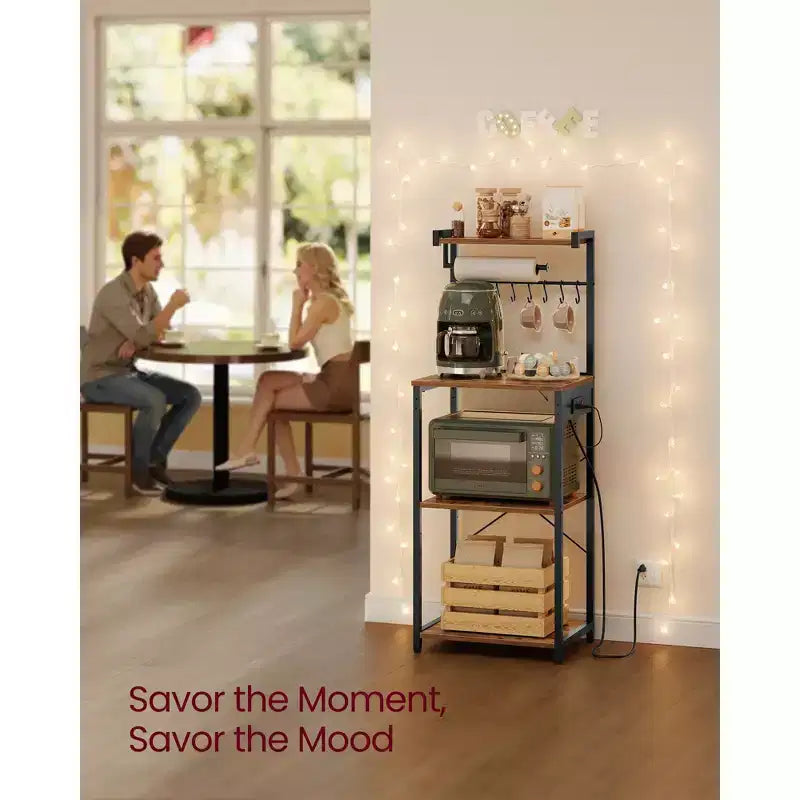 VASAGLE Scaffale da Forno da Cucina con Presa Elettrica, Mobile Caffè a 4 Livelli con 8 Ganci a S, Supporto per Microonde, Ripiano Regolabile