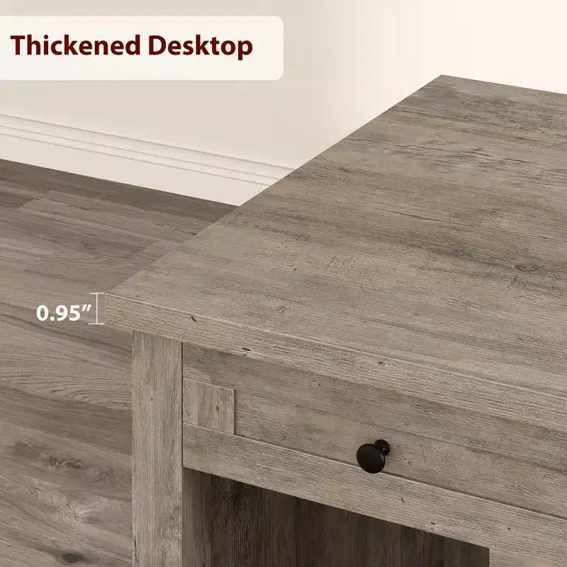 Scrivania rustica da ufficio da 136 cm per computer con stazione di ricarica e schedario, workstation direzionale in legno con cassetti per riporre oggetti per l'ufficio domestico