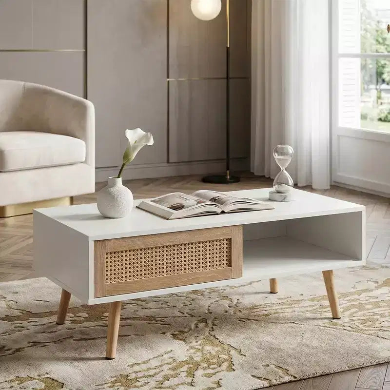 Tavolino da caffè in rattan con ante scorrevoli, Tavolino moderno con gambe in legno massello per soggiorno, Bianco