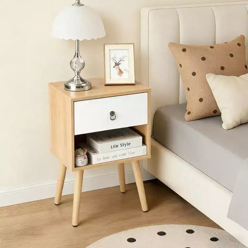 Comodino Karl Home, 38,1 cm, bianco e rovere, truciolare P2 e gambe solide, melamina opaca, maniglia ad anello, 1 cassetto