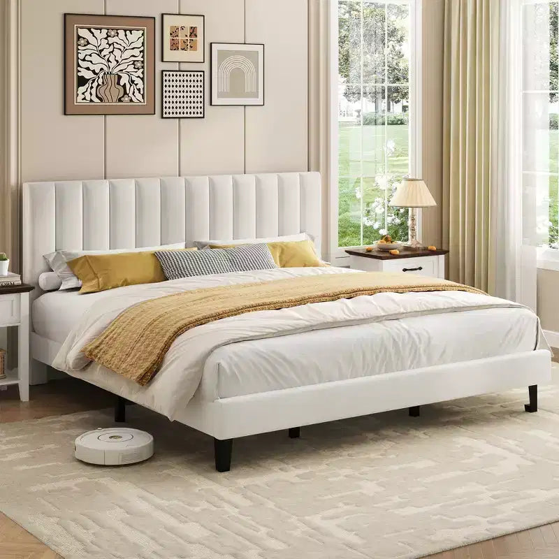 Letto imbottito con piattaforma e testiera trapuntata regolabile, struttura del letto matrimoniale senza rumore, robuste doghe in legno, non è necessaria la rete a molle. Disponibile in versione singola