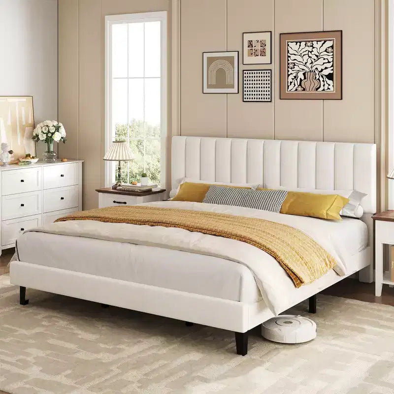 Letto imbottito con piattaforma e testiera trapuntata regolabile, struttura del letto matrimoniale senza rumore, robuste doghe in legno, non è necessaria la rete a molle. Disponibile in versione singola