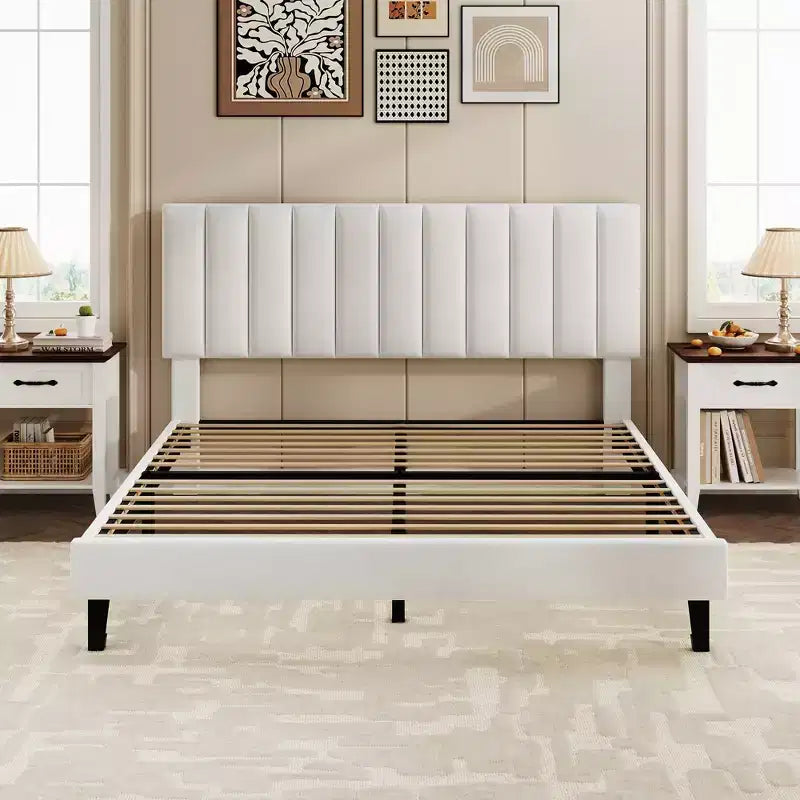 Letto imbottito con piattaforma e testiera trapuntata regolabile, struttura del letto matrimoniale senza rumore, robuste doghe in legno, non è necessaria la rete a molle. Disponibile in versione singola
