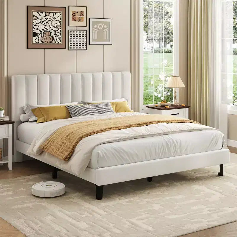 Letto imbottito con piattaforma e testiera trapuntata regolabile, struttura del letto matrimoniale senza rumore, robuste doghe in legno, non è necessaria la rete a molle. Disponibile in versione singola